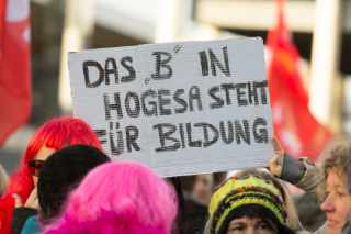 Gegenprotest in Köln, 09.01.2016 | Quelle: Wikimedia Commons / Elke Wetzig